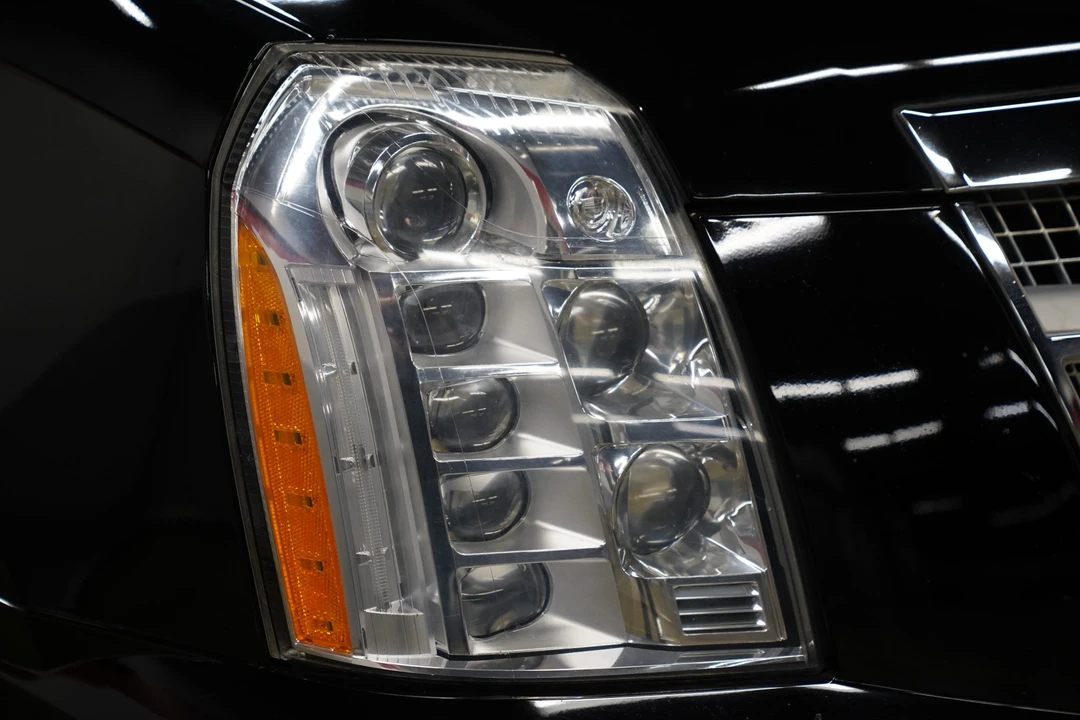 2011 Cadillac Escalade & EXT 3rd Gen - Image 29 of 31