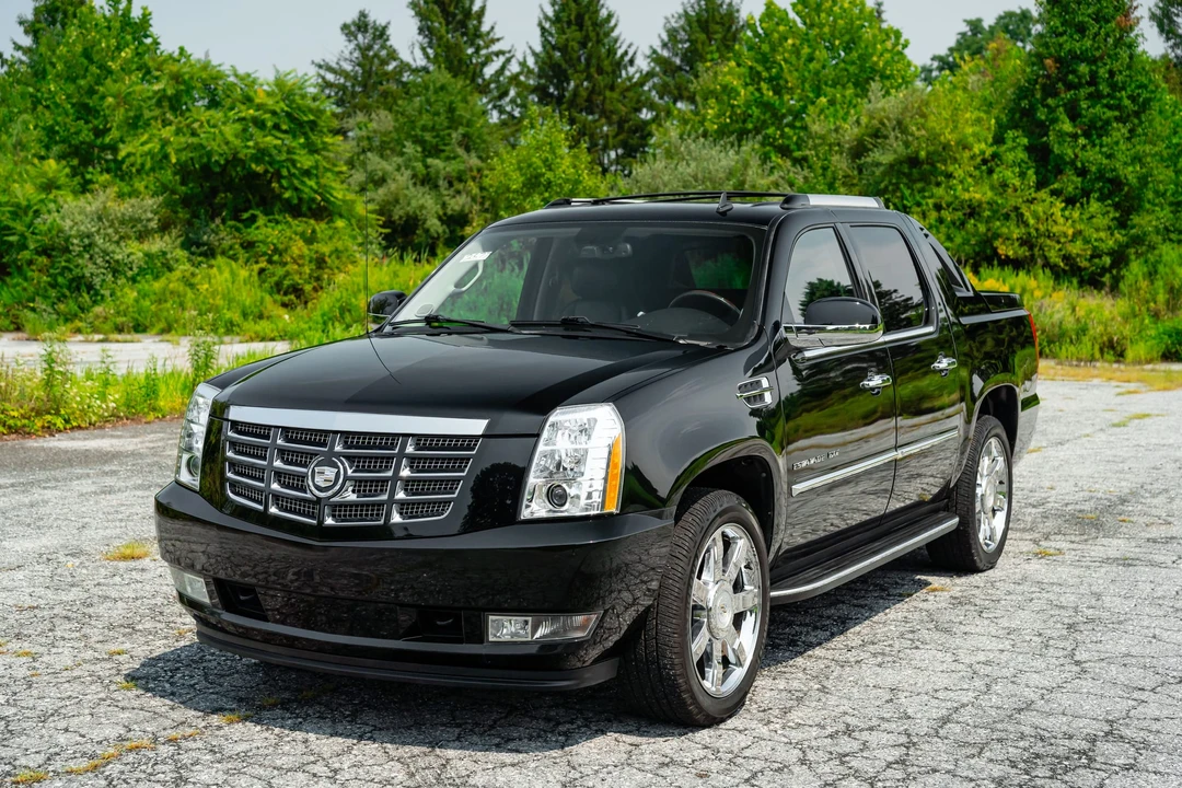 2011 Cadillac Escalade & EXT 3rd Gen - Image 4 of 31