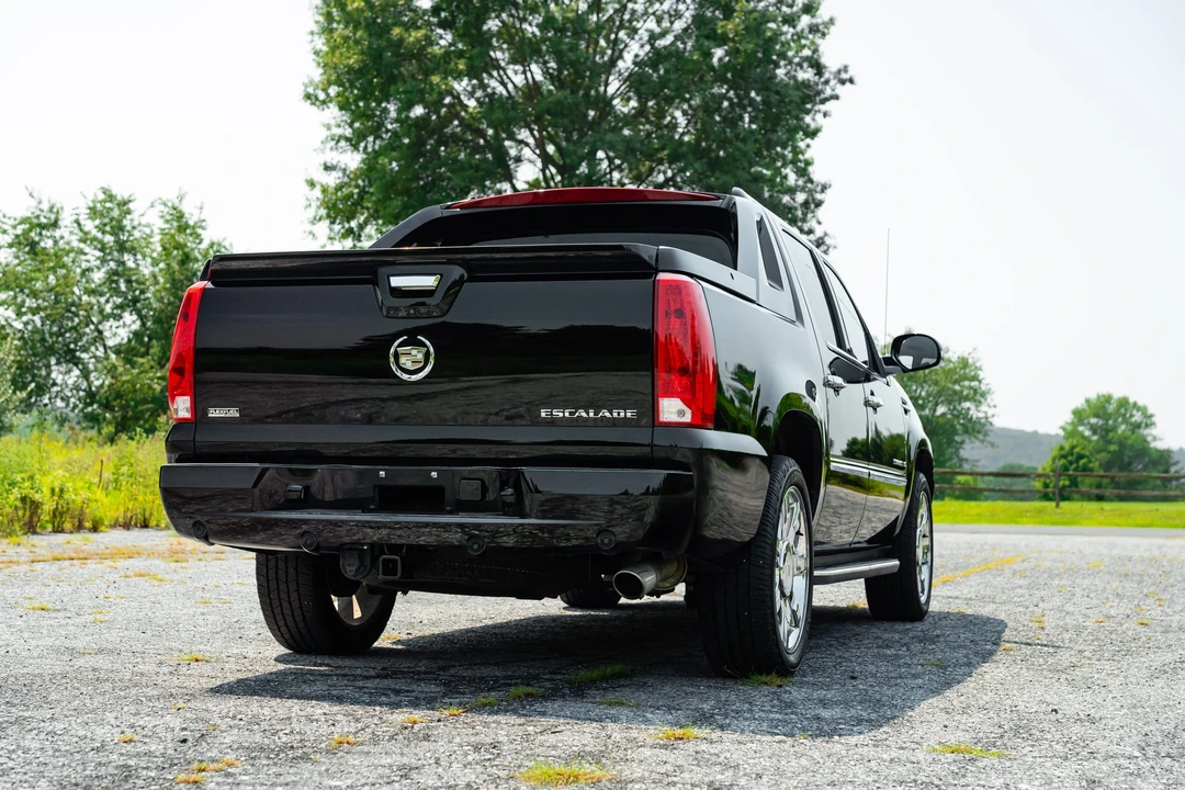 2011 Cadillac Escalade & EXT 3rd Gen - Image 25 of 31