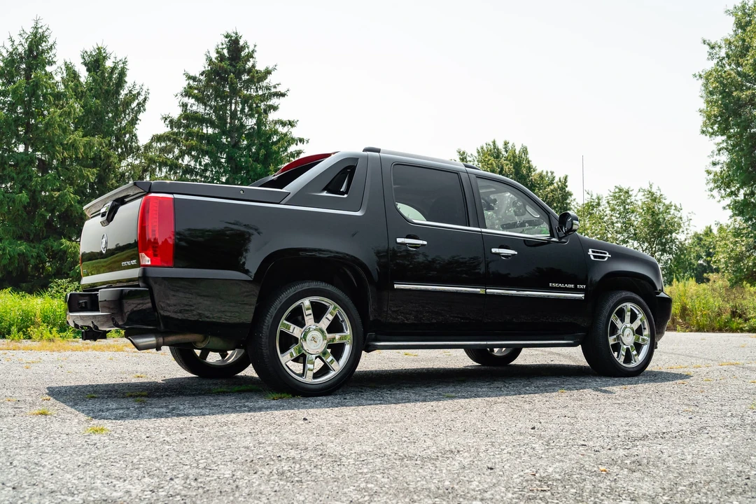 2011 Cadillac Escalade & EXT 3rd Gen - Image 30 of 31