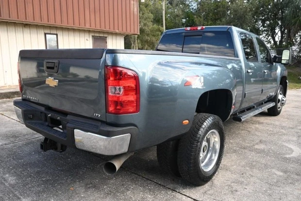 2011 Chevrolet Silverado Heavy Duty 2nd Gen - Image 2 of 7