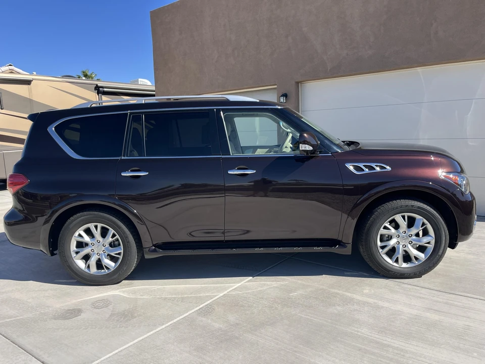 2011 Infiniti QX80 - Image 10 of 31