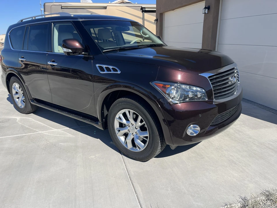 2011 Infiniti QX80 - Image 12 of 31