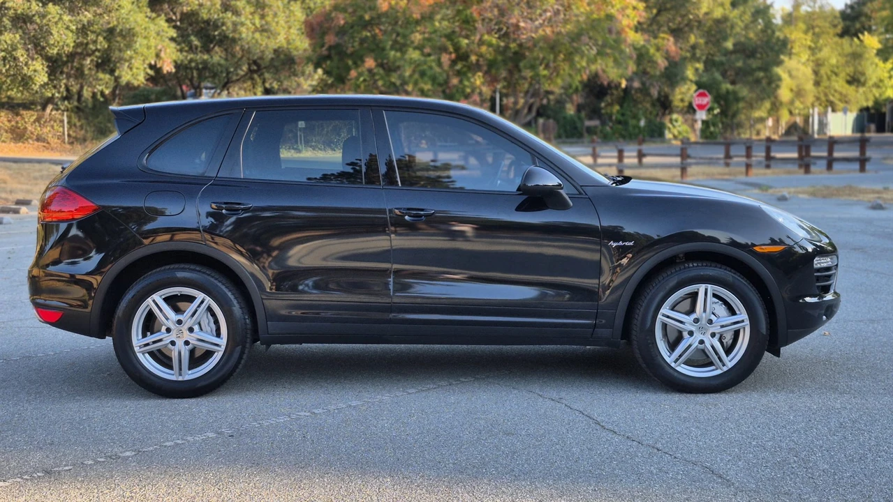 2012 Porsche 958 Cayenne S - Image 25 of 31
