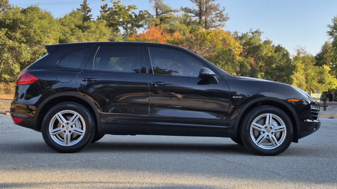 2012 Porsche 958 Cayenne S - Image 24 of 31
