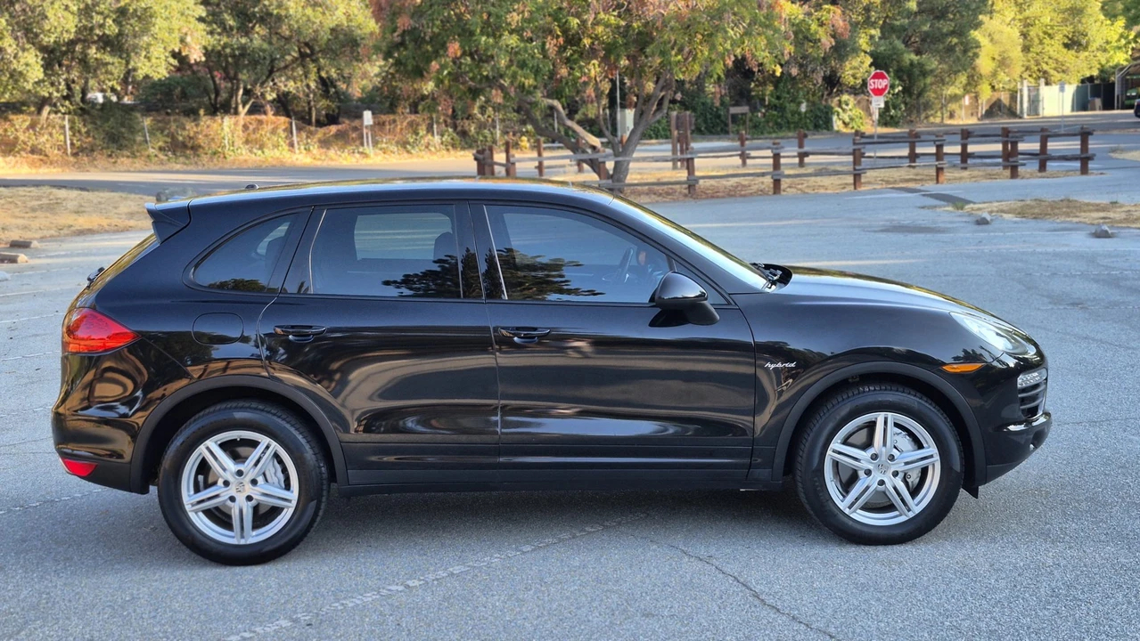 2012 Porsche 958 Cayenne S - Image 23 of 31