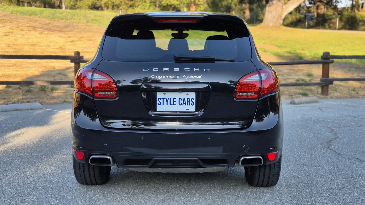 2012 Porsche 958 Cayenne S - Image 14 of 31