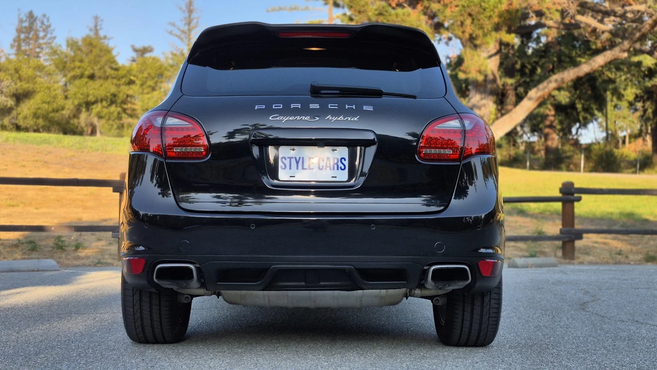 2012 Porsche 958 Cayenne S - Image 16 of 31