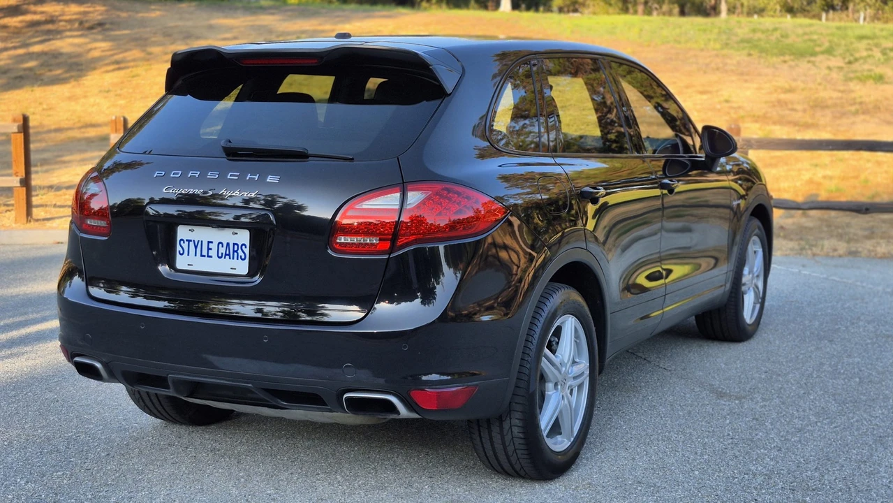 2012 Porsche 958 Cayenne S - Image 20 of 31
