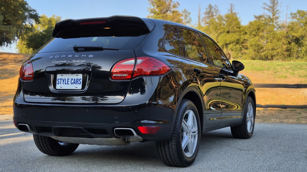 2012 Porsche 958 Cayenne S - Image 21 of 31