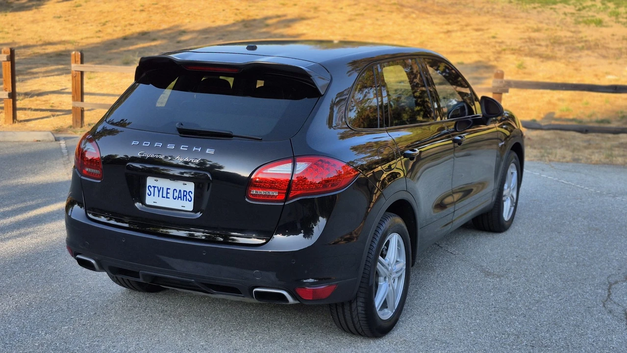 2012 Porsche 958 Cayenne S - Image 22 of 31