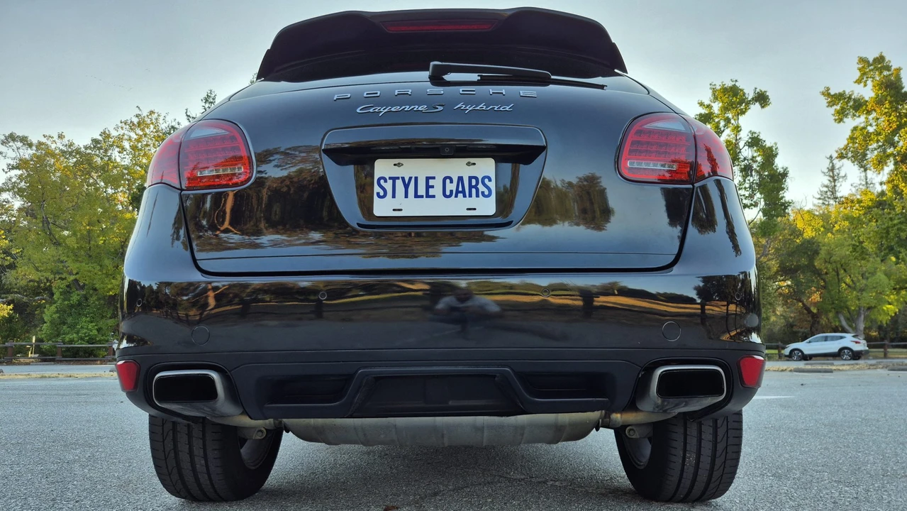 2012 Porsche 958 Cayenne S - Image 19 of 31