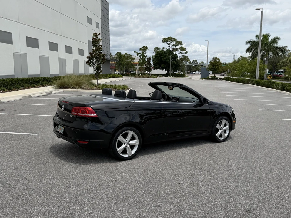 2012 Volkswagen Eos - Image 17 of 31