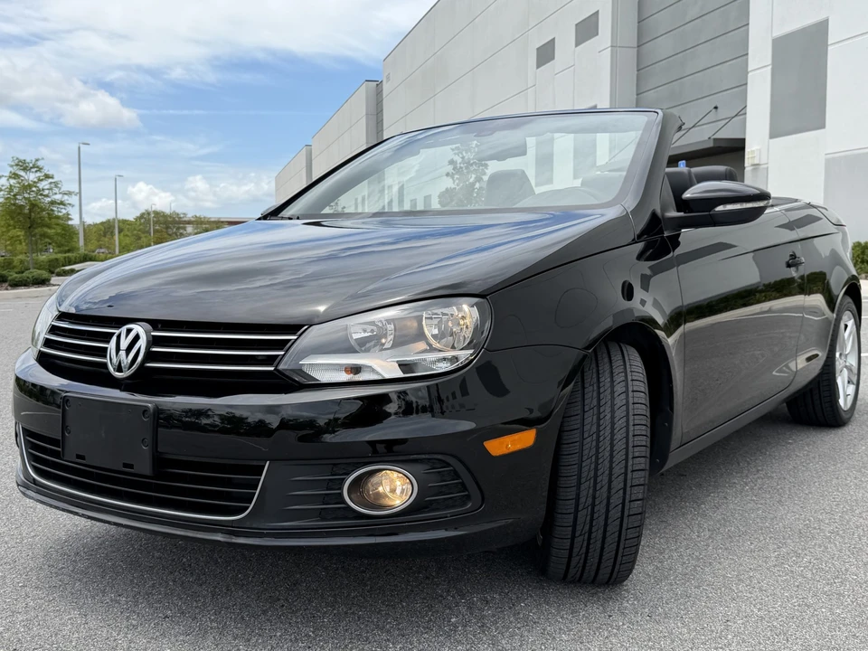 2012 Volkswagen Eos - Image 2 of 31