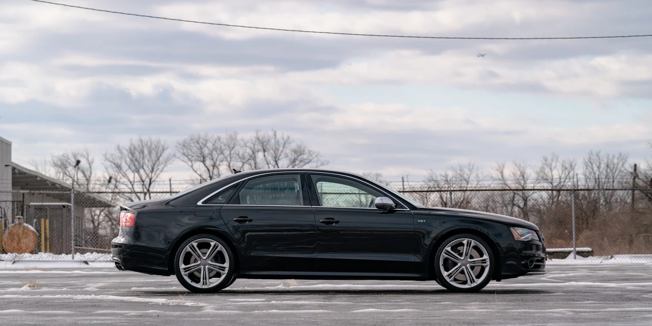 2013 Audi D4 S8 - Image 6 of 31