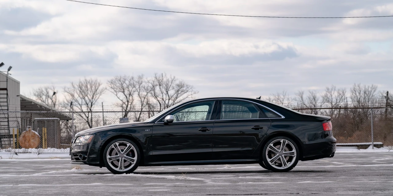 2013 Audi D4 S8 - Image 3 of 31
