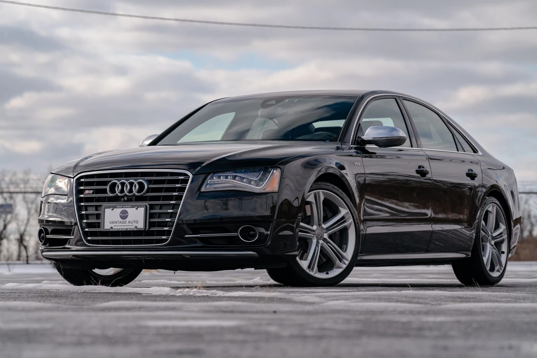 2013 Audi D4 S8 - Image 9 of 31