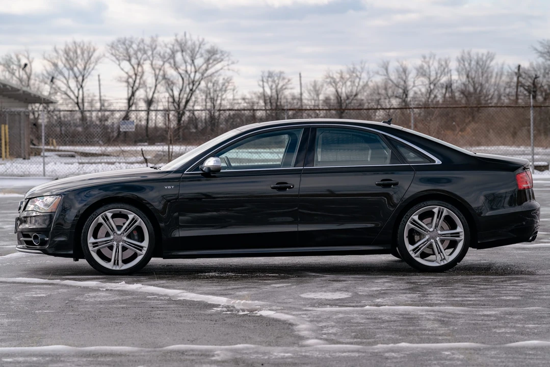 2013 Audi D4 S8 - Image 10 of 31