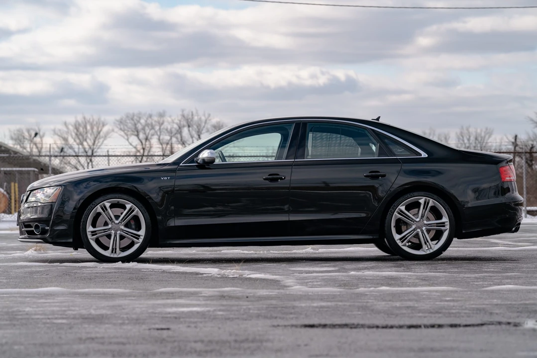 2013 Audi D4 S8 - Image 11 of 31