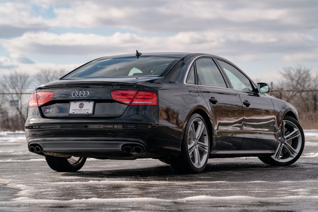 2013 Audi D4 S8 - Image 16 of 31