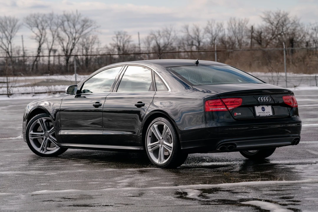 2013 Audi D4 S8 - Image 12 of 31