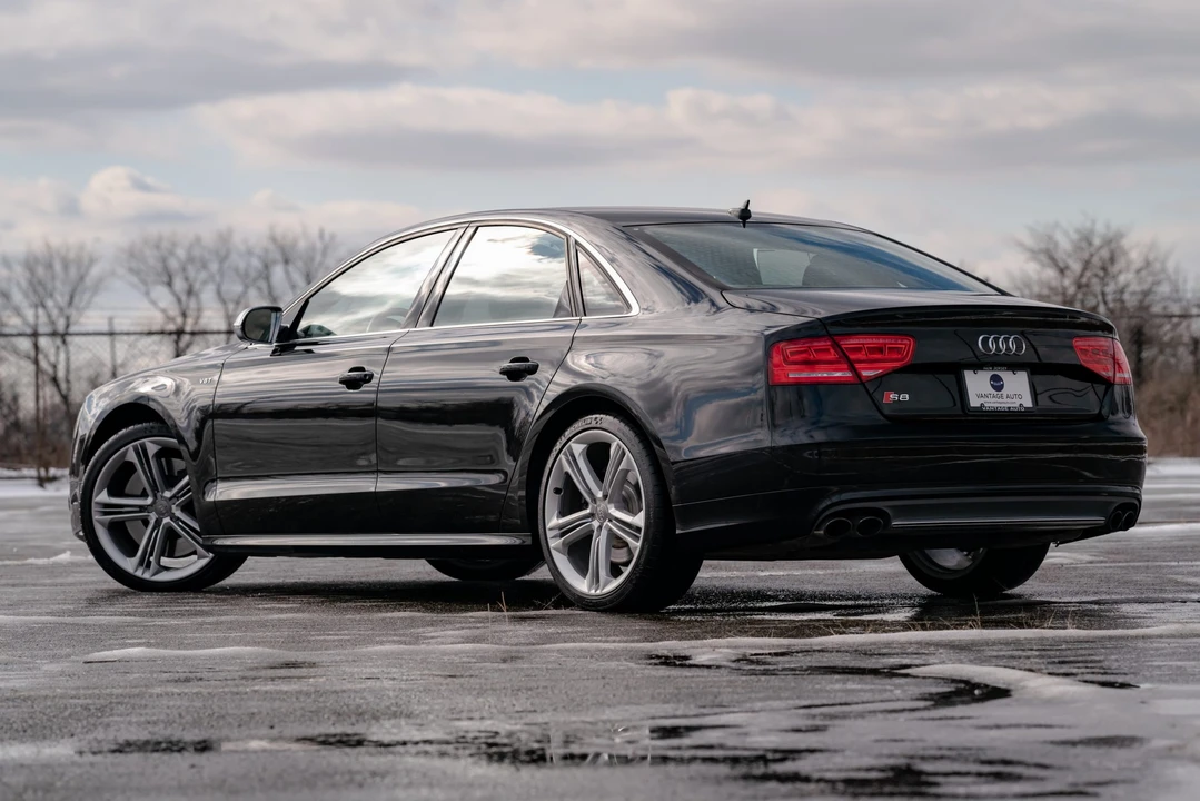 2013 Audi D4 S8 - Image 13 of 31