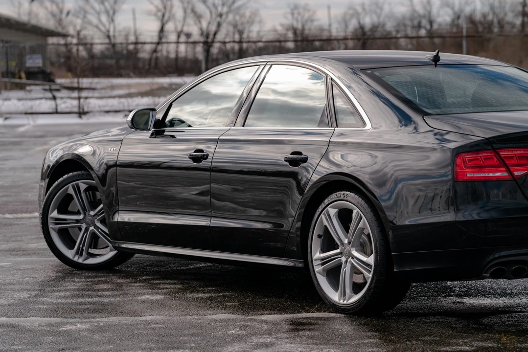 2013 Audi D4 S8 - Image 30 of 31