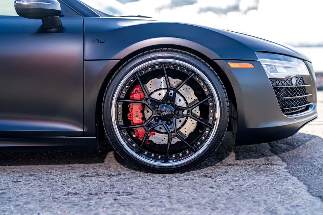 2014 Audi 42 R8 - Image 27 of 31