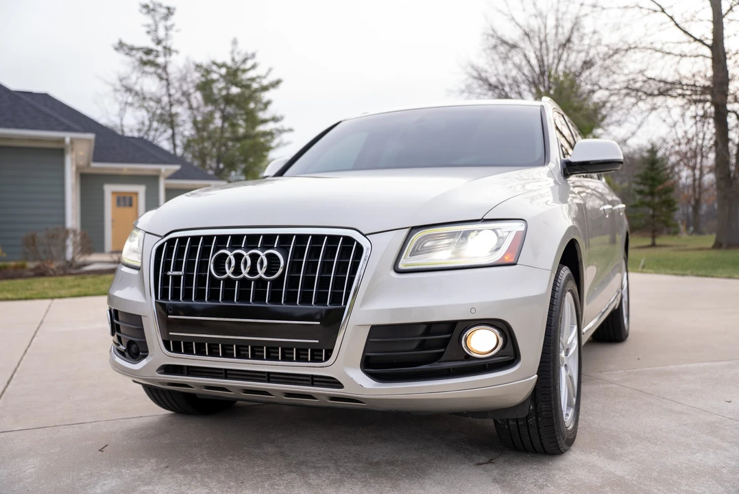 2015 Audi 8R Q5 - Image 2 of 31
