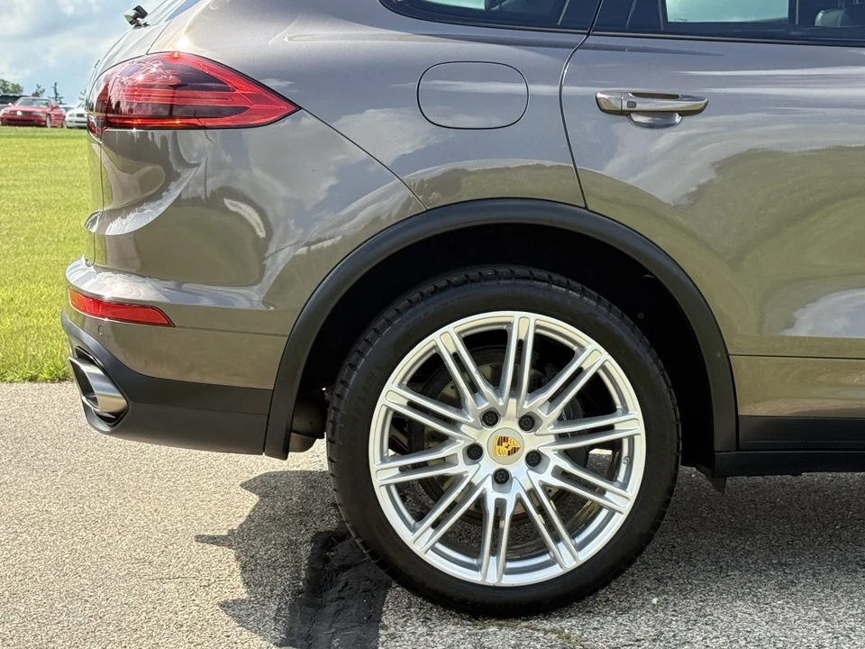 2016 Porsche 958 Cayenne Diesel - Image 30 of 31