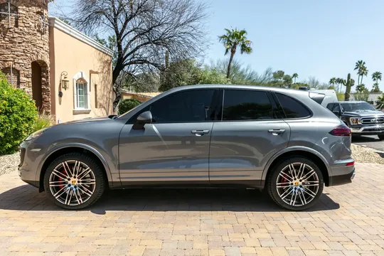 2016 Porsche 958 Cayenne Turbo - Image 3 of 6