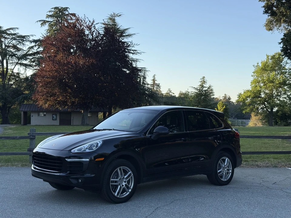 2016 Porsche 958 Cayenne - Image 2 of 31