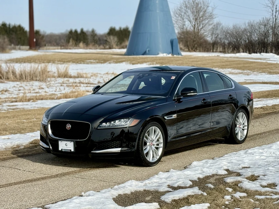 2017 Jaguar X260 XF - Image 9 of 31