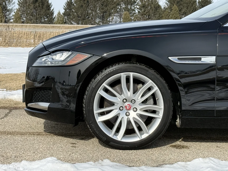 2017 Jaguar X260 XF - Image 23 of 31