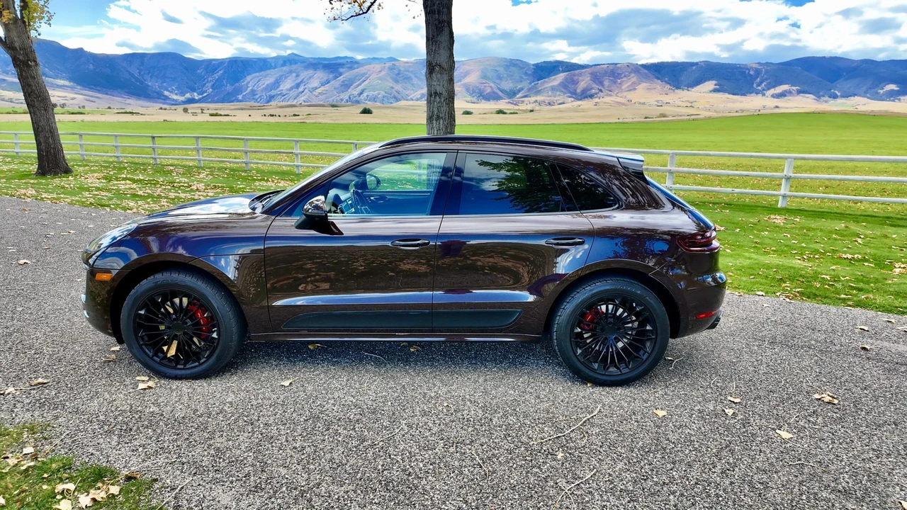 2017 Porsche Macan GTS - Image 17 of 31