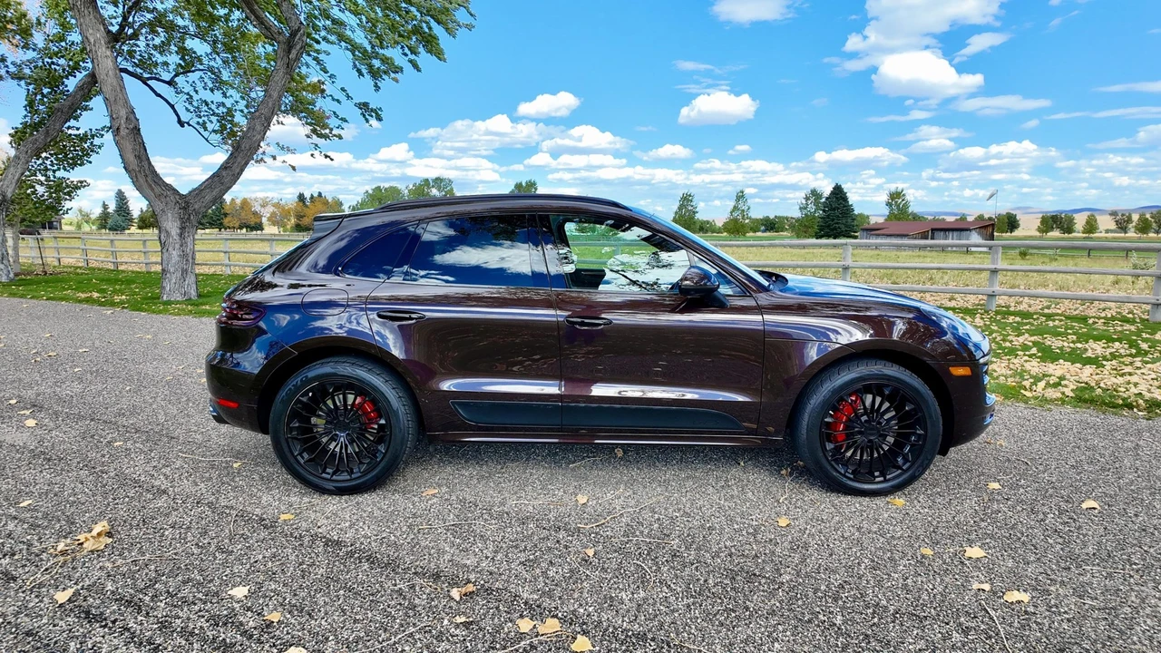 2017 Porsche Macan GTS - Image 8 of 31