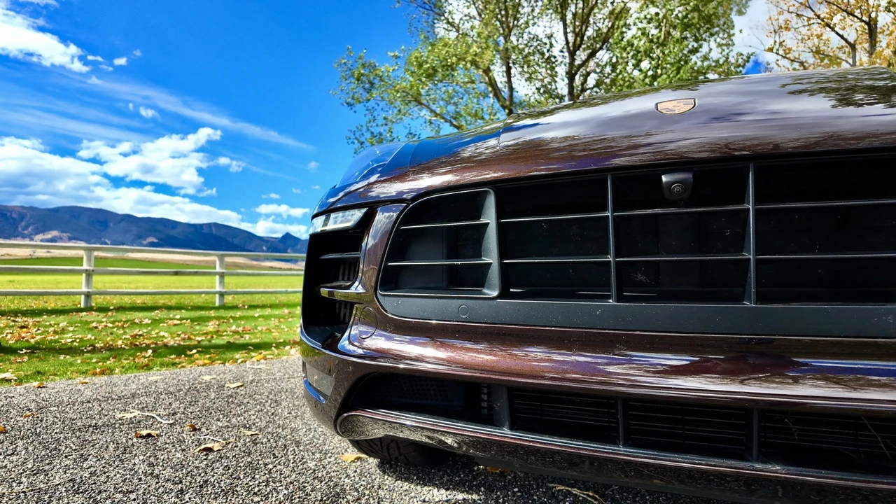 2017 Porsche Macan GTS - Image 18 of 31
