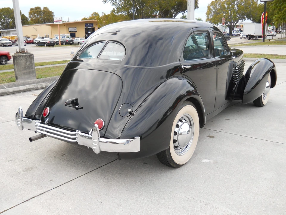 1936 Cord 810 & 812 - Image 4 of 31