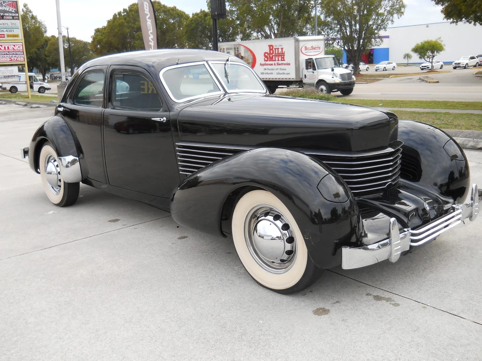 1936 Cord 810 & 812 - Image 5 of 31