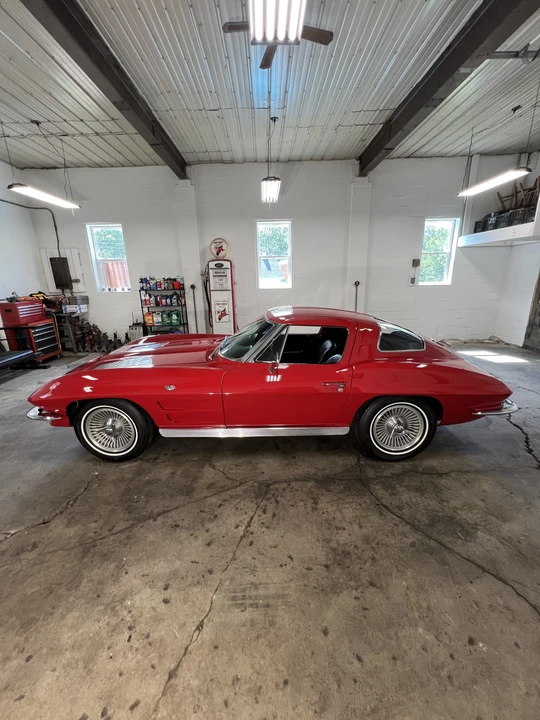 1963 Chevrolet Corvette C2 - Image 23 of 31