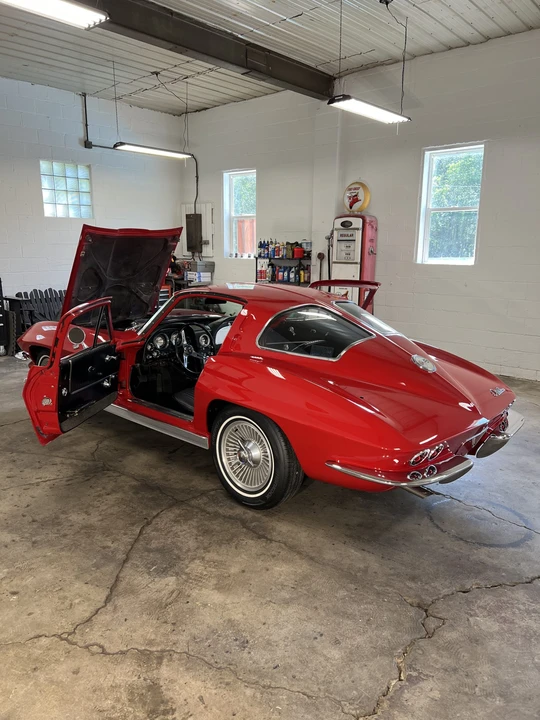 1963 Chevrolet Corvette C2 - Image 30 of 31