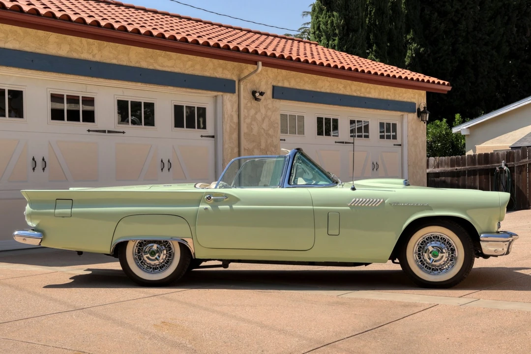 1957 Ford Thunderbird 1st Gen - Image 10 of 31