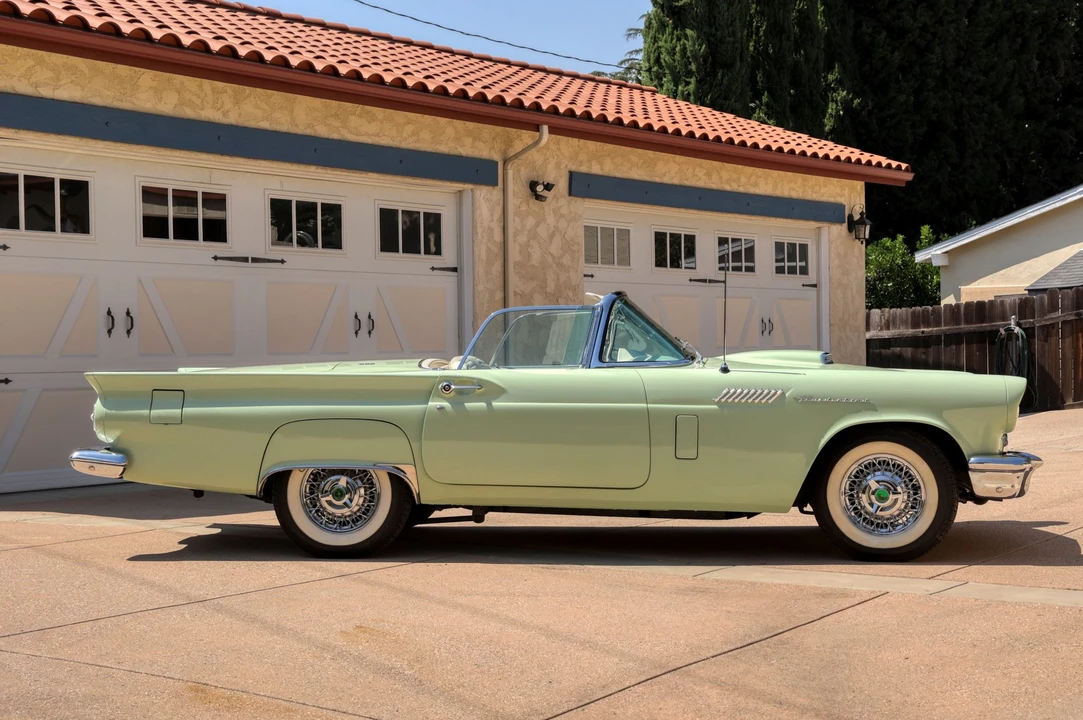 1957 Ford Thunderbird 1st Gen - Image 9 of 31