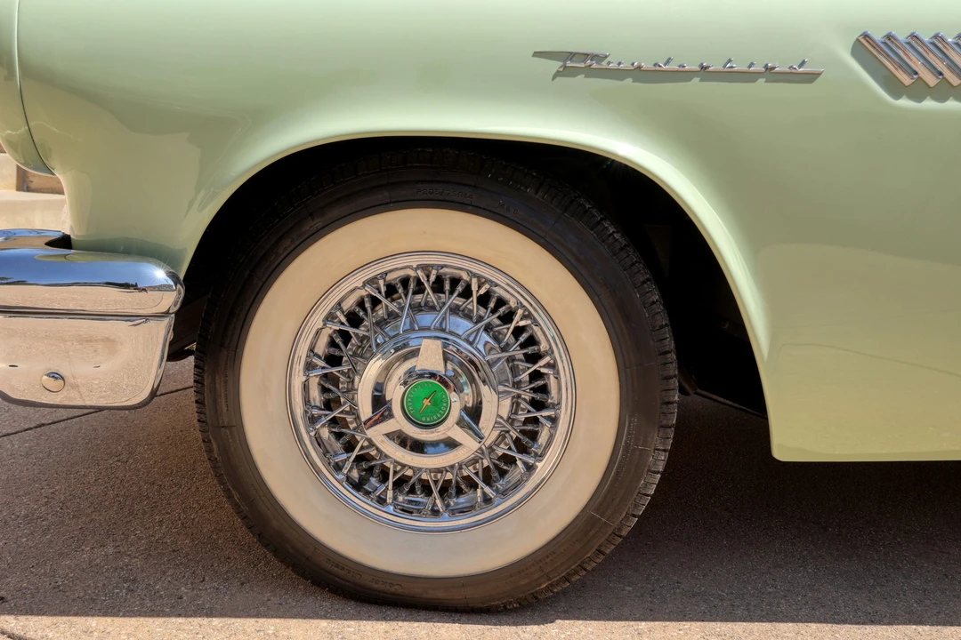 1957 Ford Thunderbird 1st Gen - Image 26 of 31
