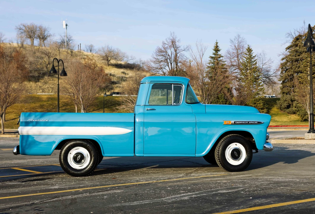 1959 Chevrolet Task Force - Image 9 of 31