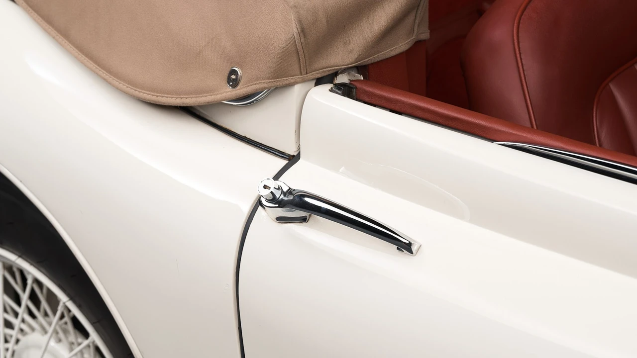 1960 Jaguar XK150 DHC Drophead - Image 29 of 31