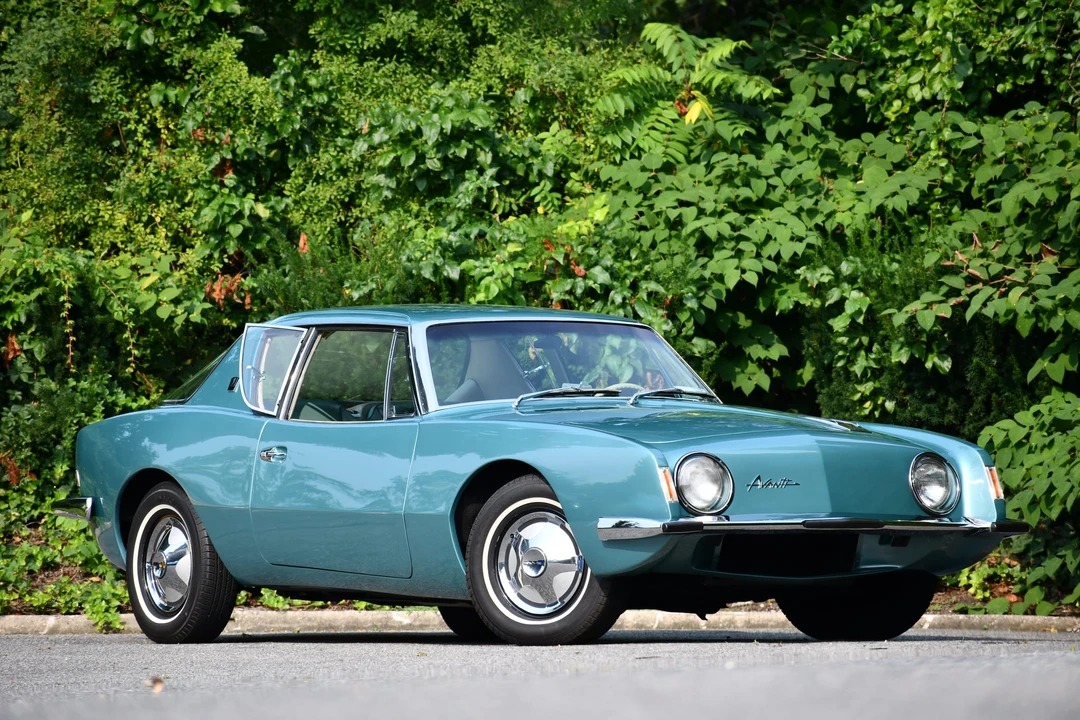 1963 Studebaker Avanti - Image 10 of 31