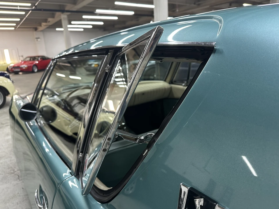 1963 Studebaker Avanti - Image 26 of 31