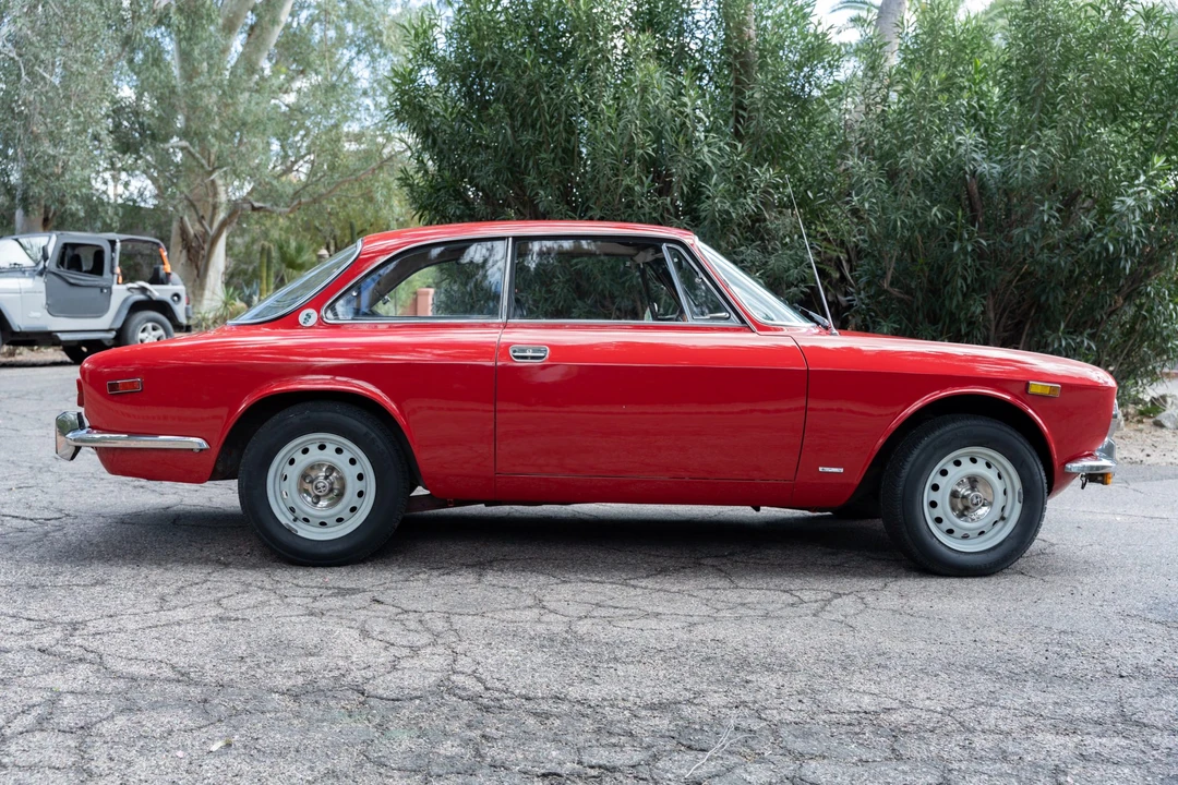 1973 Alfa Romeo 2000 GT Veloce - Image 4 of 31