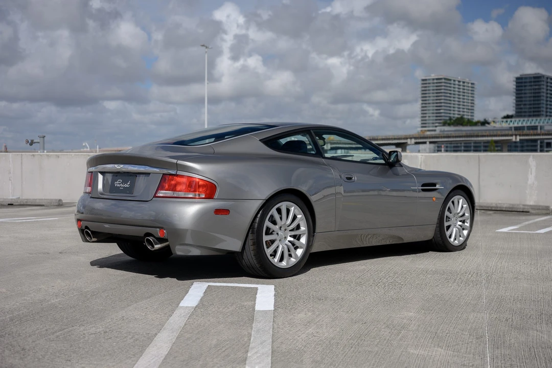 2002 Aston Martin Vanquish 1st Gen - Image 22 of 31
